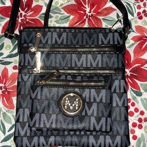 Elegant Black and Gold Crossbody Bag